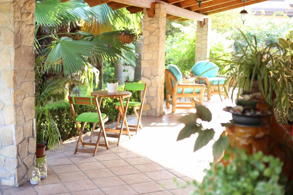 Il Giardino Delle Jacaranda Bed and Breakfast Talsano Eksteriør billede