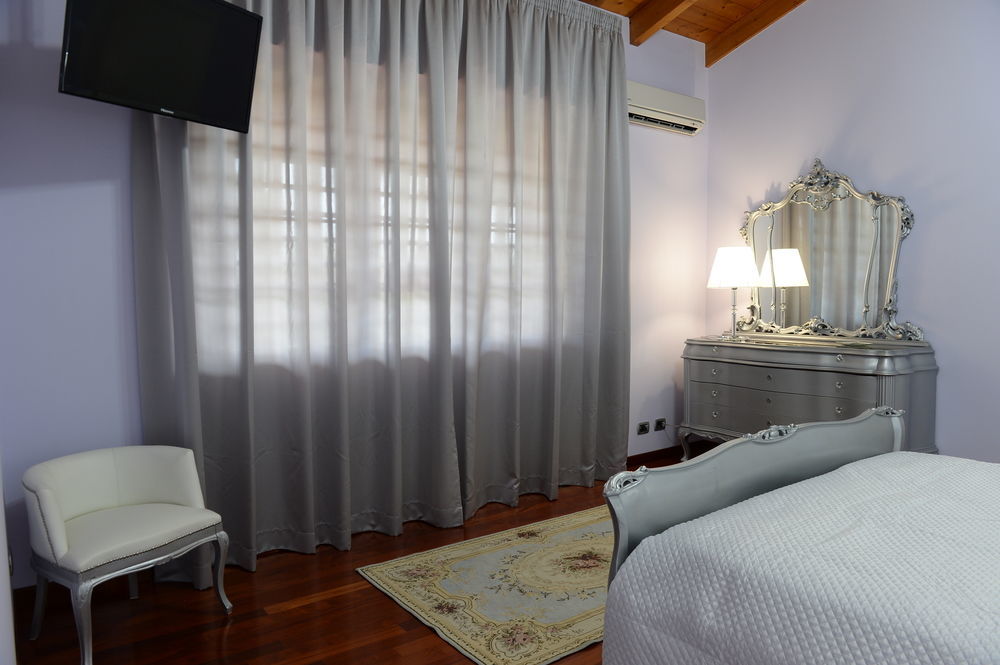 Il Giardino Delle Jacaranda Bed and Breakfast Talsano Eksteriør billede