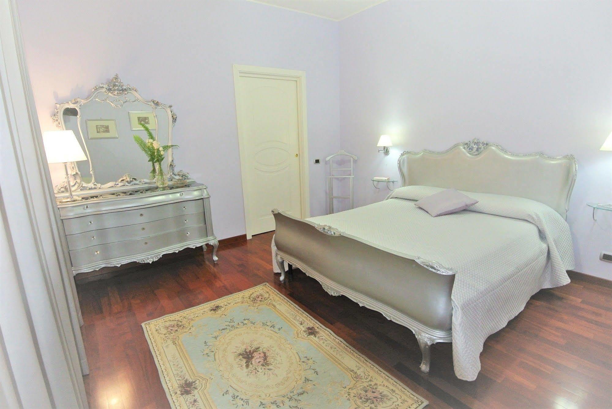 Il Giardino Delle Jacaranda Bed and Breakfast Talsano Eksteriør billede